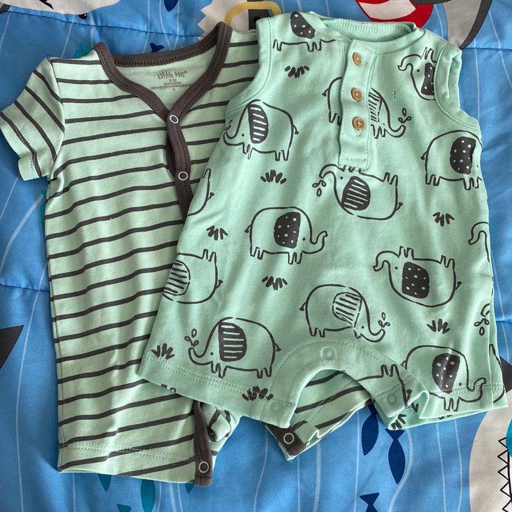 Elephants / 2 Pieces / Slight Tear in Elephant Print Singlet